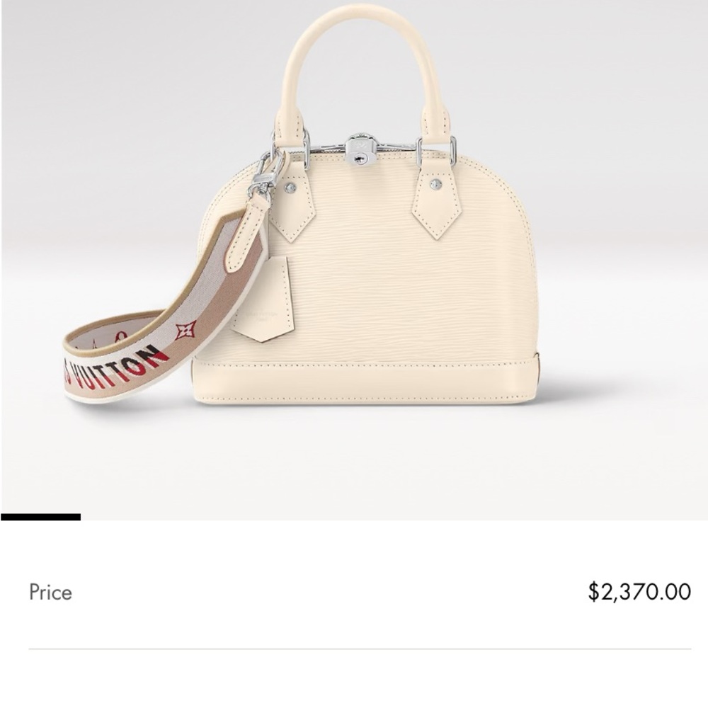 Louis Vuitton Cream Handbag color Quartz